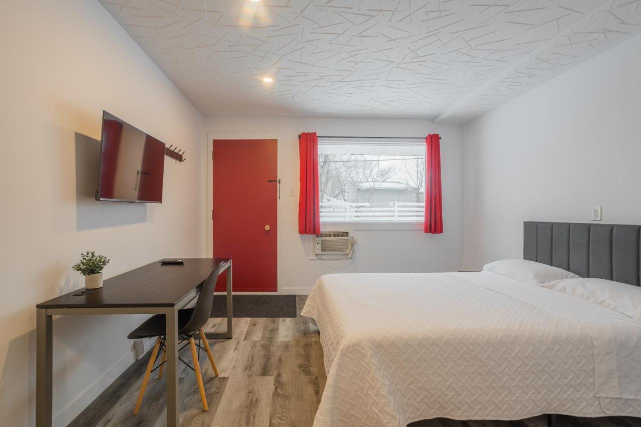 Motel Champlain Brossard Exteriör bild