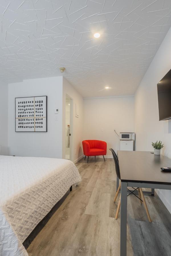 Motel Champlain Brossard Exteriör bild